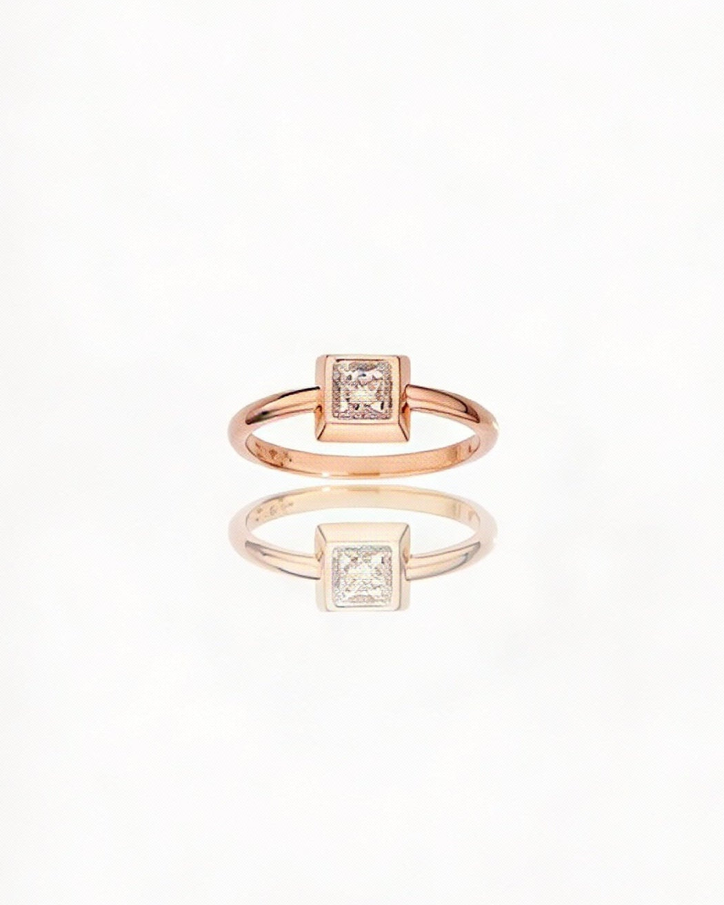 Anello Square Stud